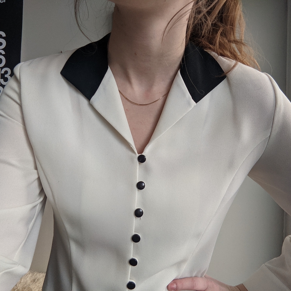 White Trailered Button-Down Collared Blouse - image 3